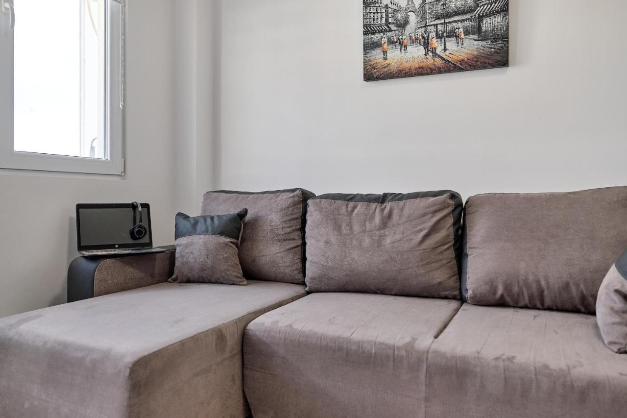 Cozy Apartment With Balcony On The Black Sea- Part Of The Family 'Vicki Apart Varna Extérieur photo