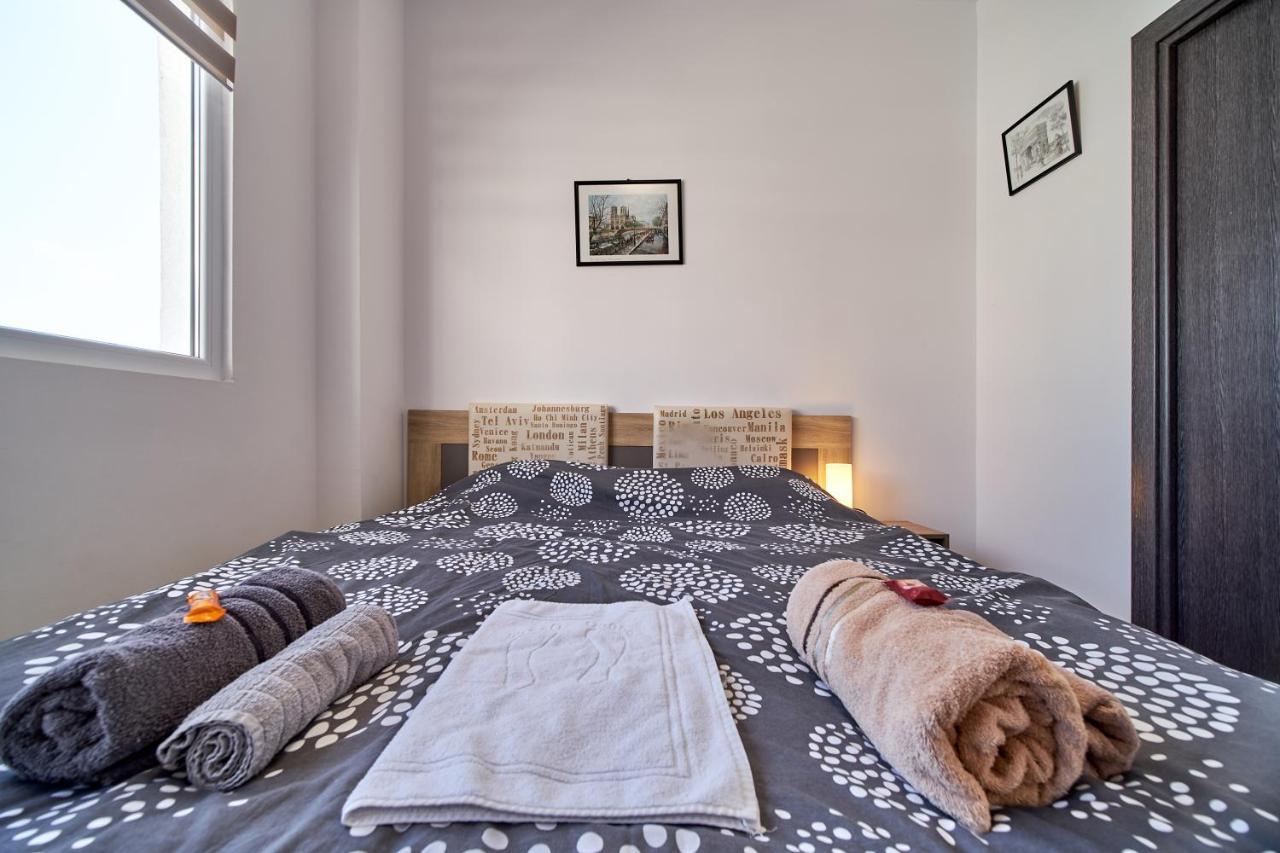 Cozy Apartment With Balcony On The Black Sea- Part Of The Family 'Vicki Apart Varna Extérieur photo