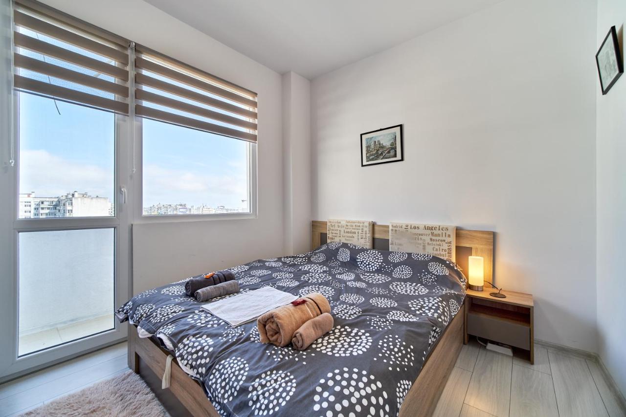 Cozy Apartment With Balcony On The Black Sea- Part Of The Family 'Vicki Apart Varna Extérieur photo